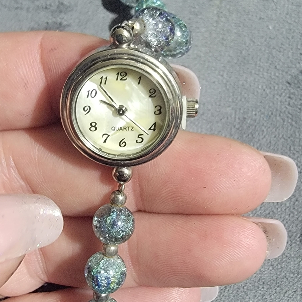 Quartz Watch - Picture 2 of 5